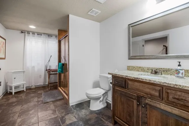 $695,000 | 9726 Apple Blossom Lane, Parkville, MO 64152