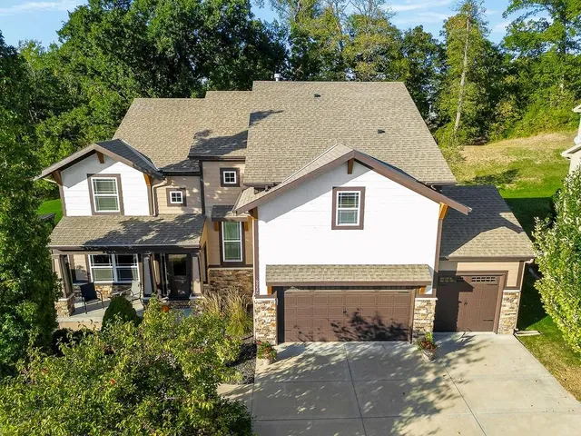 $695,000 | 9726 Apple Blossom Lane, Parkville, MO 64152