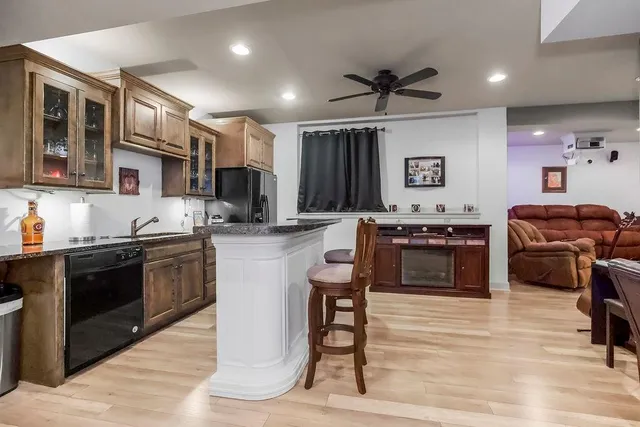 $695,000 | 9726 Apple Blossom Lane, Parkville, MO 64152