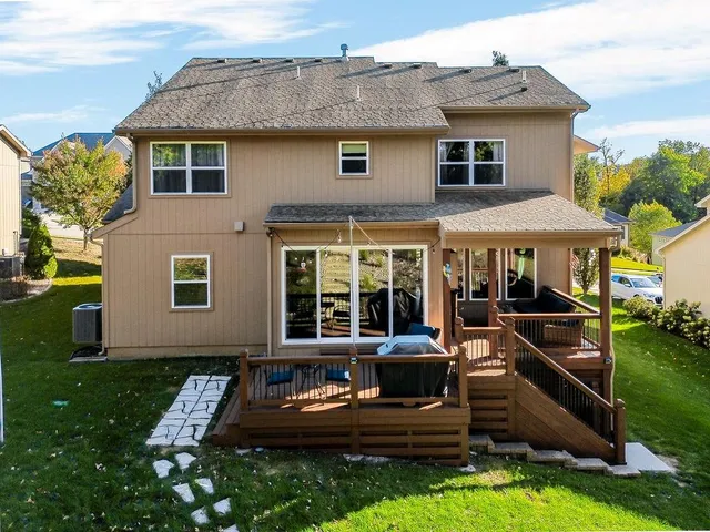 $695,000 | 9726 Apple Blossom Lane, Parkville, MO 64152