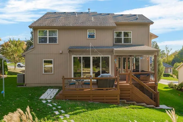 $695,000 | 9726 Apple Blossom Lane, Parkville, MO 64152