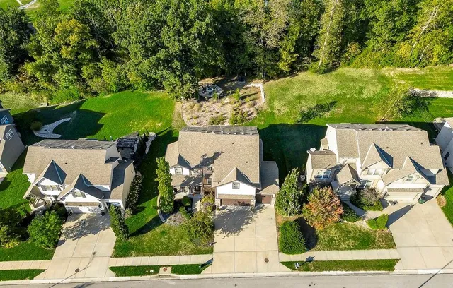 $695,000 | 9726 Apple Blossom Lane, Parkville, MO 64152