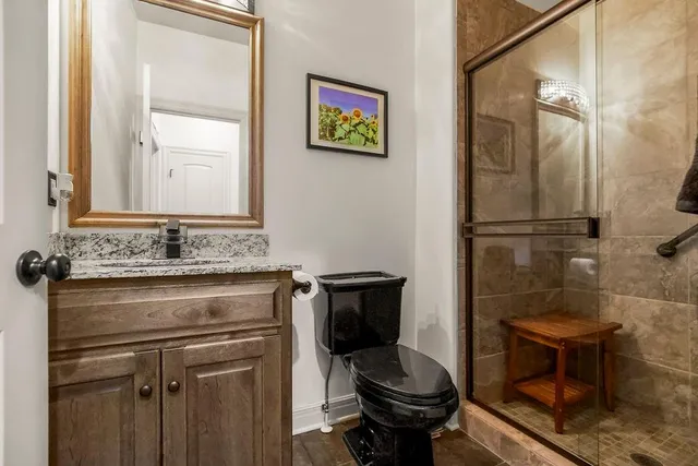 $695,000 | 9726 Apple Blossom Lane, Parkville, MO 64152