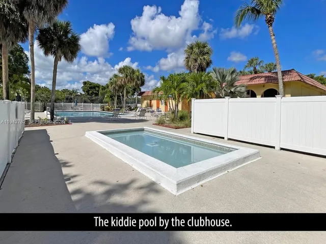 a view of a tennis court