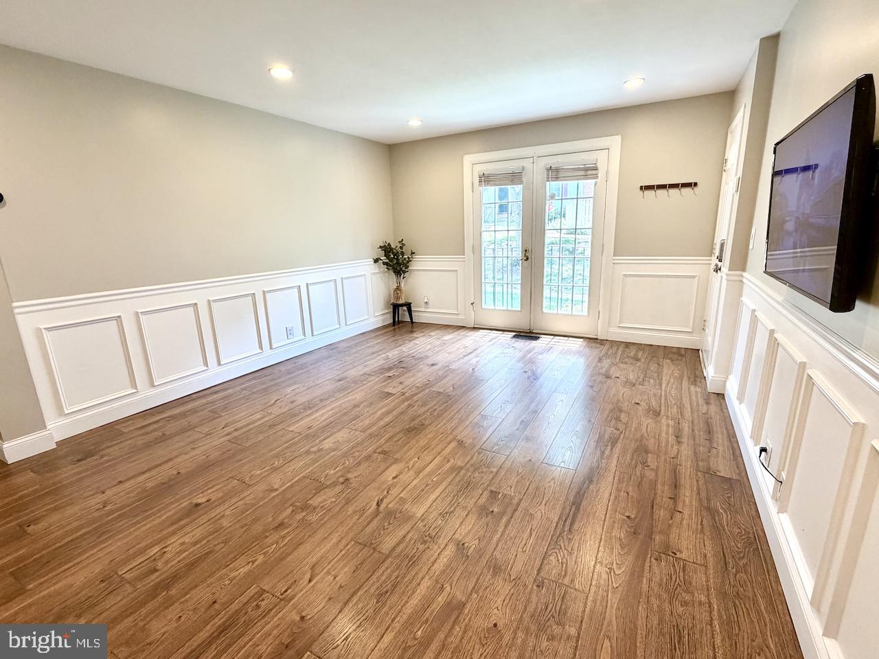 4630 28th Road South, Unit C Arlington, VA 22206 - Photo 7 of 40 Main-Level Living Room