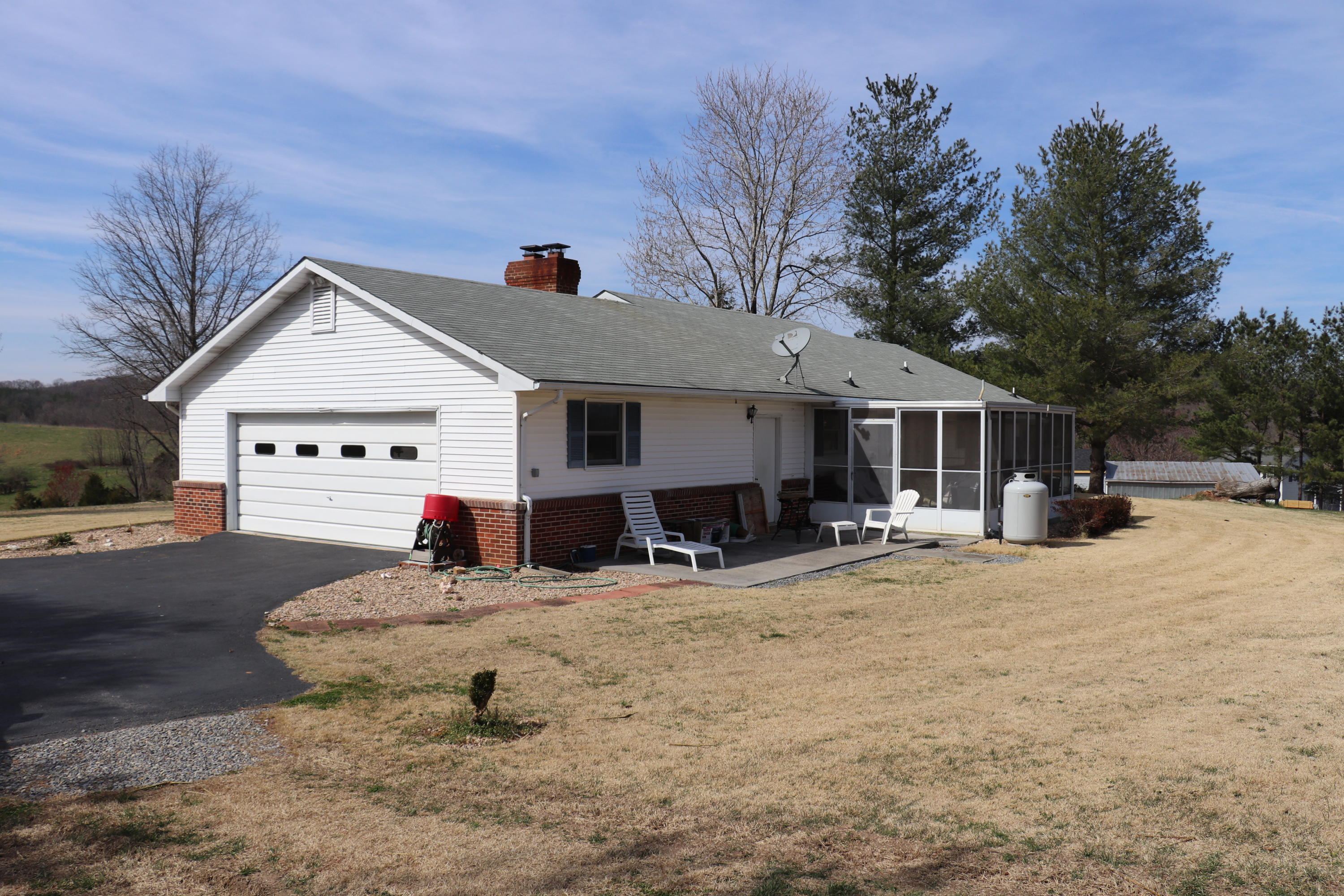 1742 Meadors Spur Road Moneta, VA 24121 - Photo 9 of 32 Back View