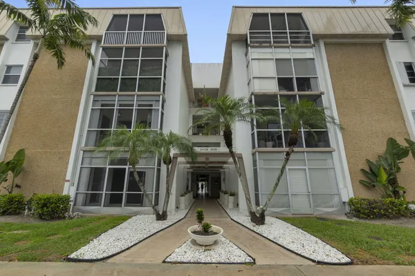 $1,845 | 3040 Northeast 16th Avenue, Unit 408, Oakland Park, FL 33334