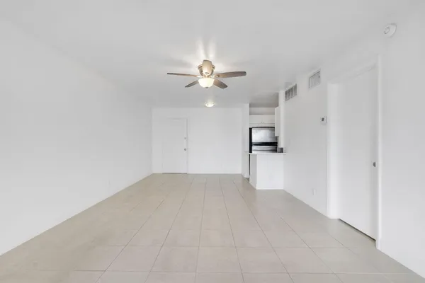 $1,845 | 3040 Northeast 16th Avenue, Unit 408, Oakland Park, FL 33334
