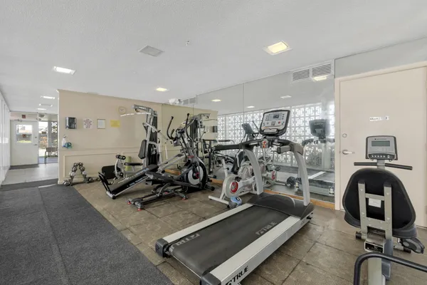 $1,845 | 3040 Northeast 16th Avenue, Unit 408, Oakland Park, FL 33334