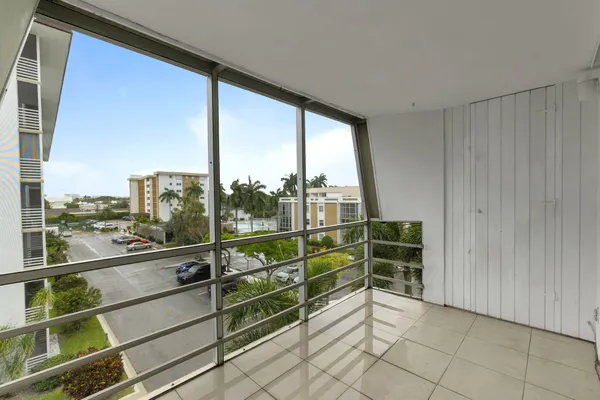 $1,845 | 3040 Northeast 16th Avenue, Unit 408, Oakland Park, FL 33334
