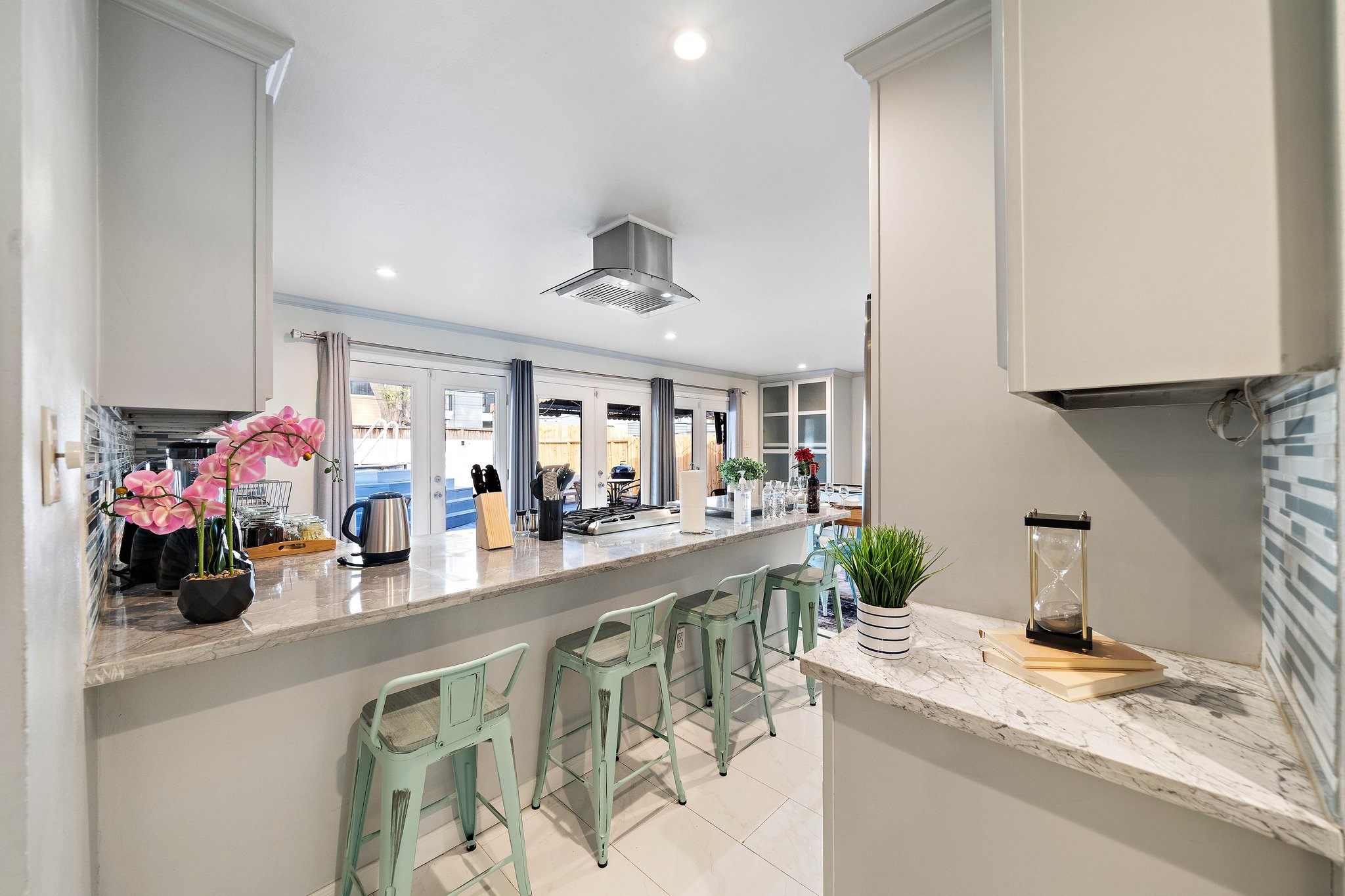 1825 Locksford Street Houston, TX 77008 - Photo 8 of 30 a kitchen with sink and cabinets