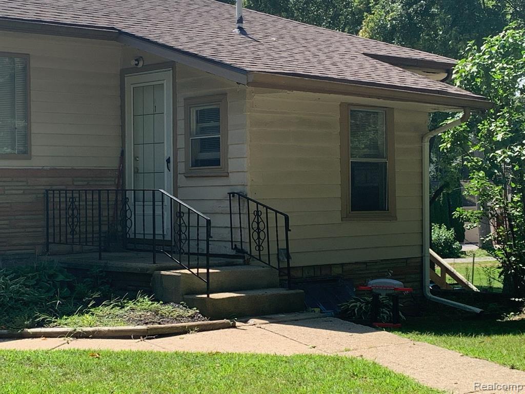 832 Farnsworth Road, Unit 1 White Lake, MI 48386 - Photo 1 of 10