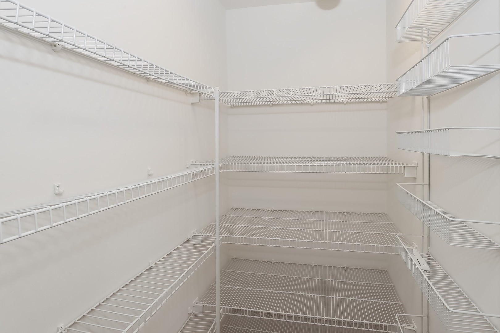 7704 Newbold Road Cary, IL 60013 - Photo 20 of 56 a view of walk in closet