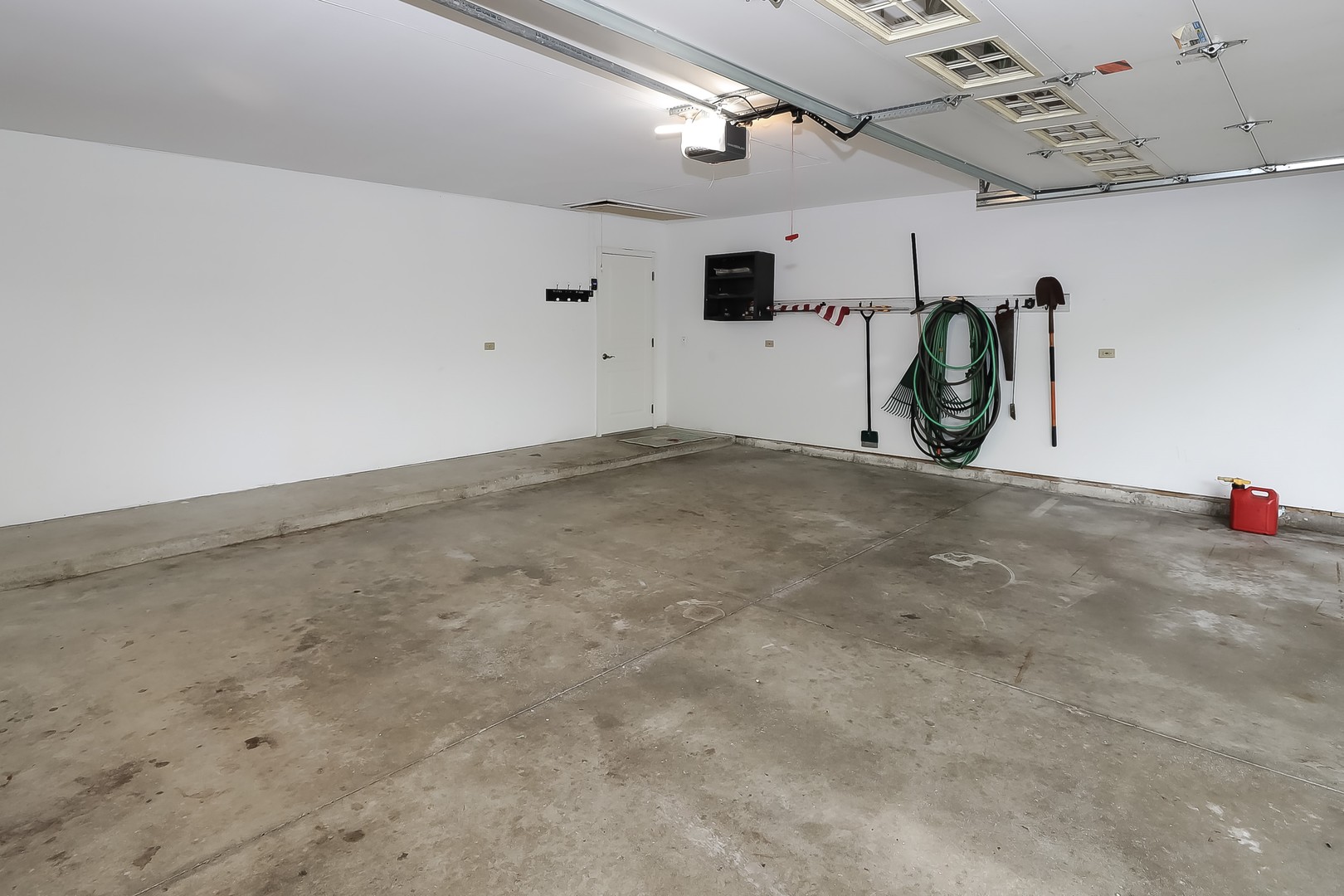 7704 Newbold Road Cary, IL 60013 - Photo 40 of 56 a view of a garage