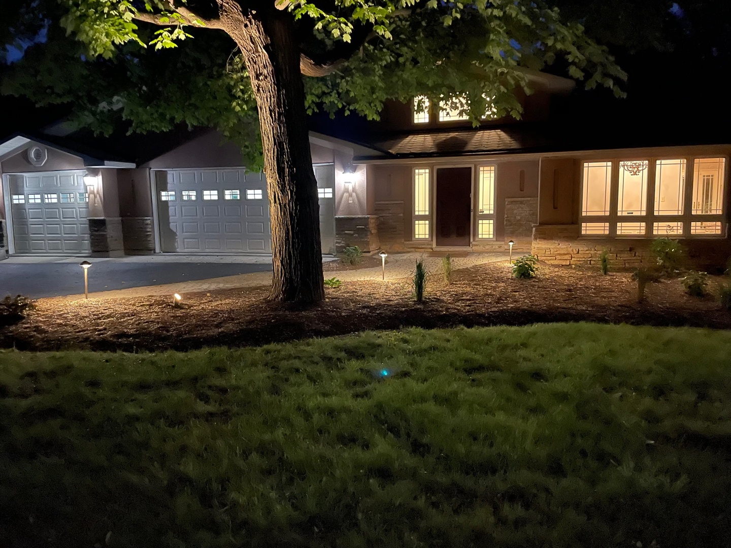 7704 Newbold Road Cary, IL 60013 - Photo 54 of 56 a view of a house with backyard and garden