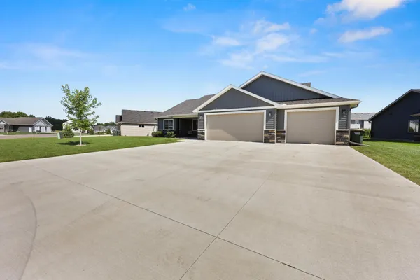 $445,500 | 214 Woolgrass Way, Avon, MN 56310