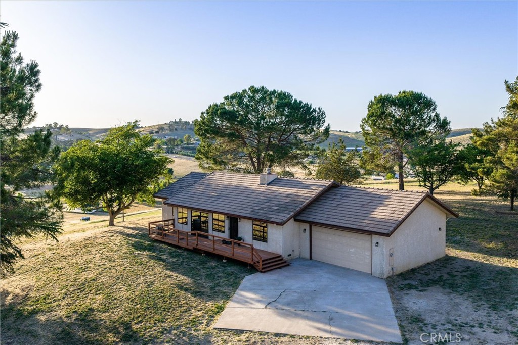 6998 Kingsbury Road Templeton, CA 93465 - Photo 3 of 57 Main house secluded with panoramic views and two car garage
