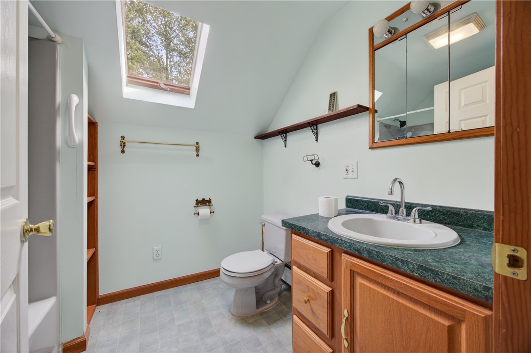 1936 Briggs Road Benton, NY 14527 - Photo 21 of 44 Full bath on second floor with skylight