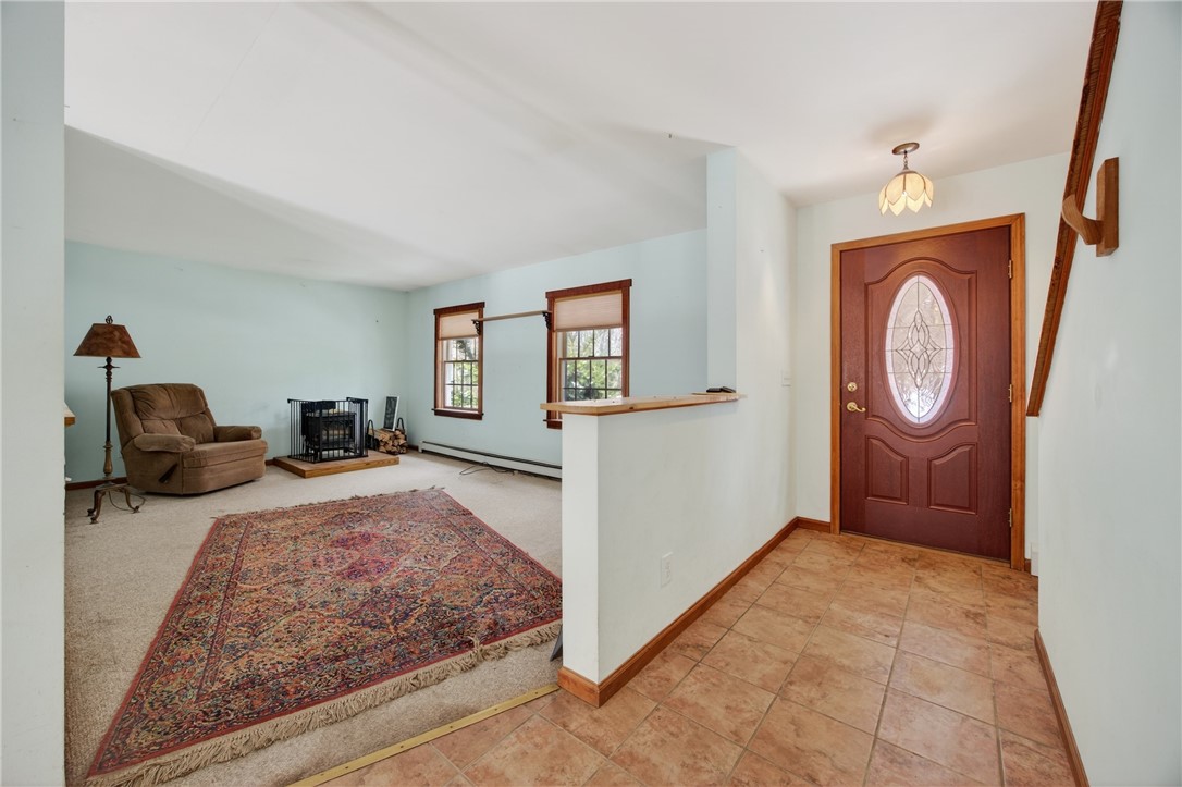 1936 Briggs Road Benton, NY 14527 - Photo 4 of 44 Entry foyer,LR
