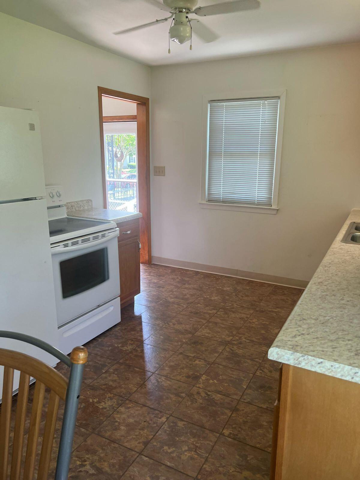 3438 9th Avenue Racine, WI 53402 - Photo 6 of 20 Kitchen Showing Stove