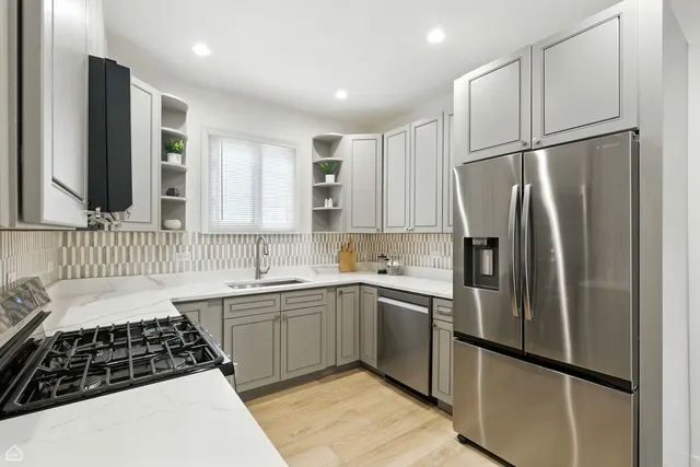 $4,600 | 1024 South Ridgeland Avenue, Oak Park, IL 60304