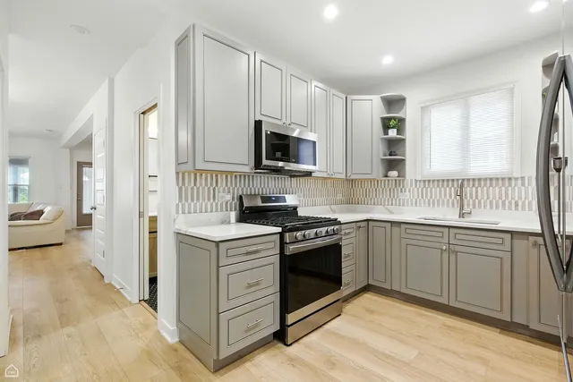 $4,600 | 1024 South Ridgeland Avenue, Oak Park, IL 60304