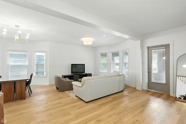 $4,600 | 1024 South Ridgeland Avenue, Oak Park, IL 60304