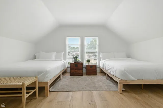 $4,600 | 1024 South Ridgeland Avenue, Oak Park, IL 60304