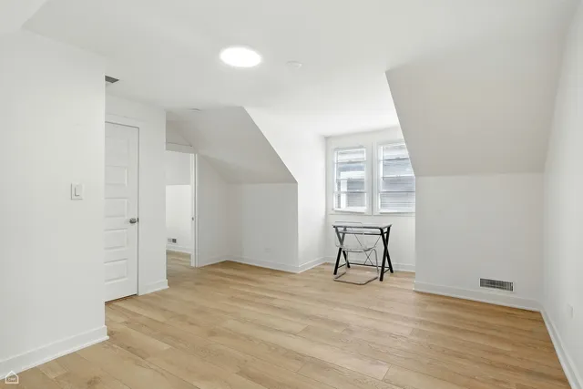 $4,600 | 1024 South Ridgeland Avenue, Oak Park, IL 60304