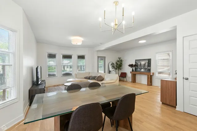 $4,600 | 1024 South Ridgeland Avenue, Oak Park, IL 60304