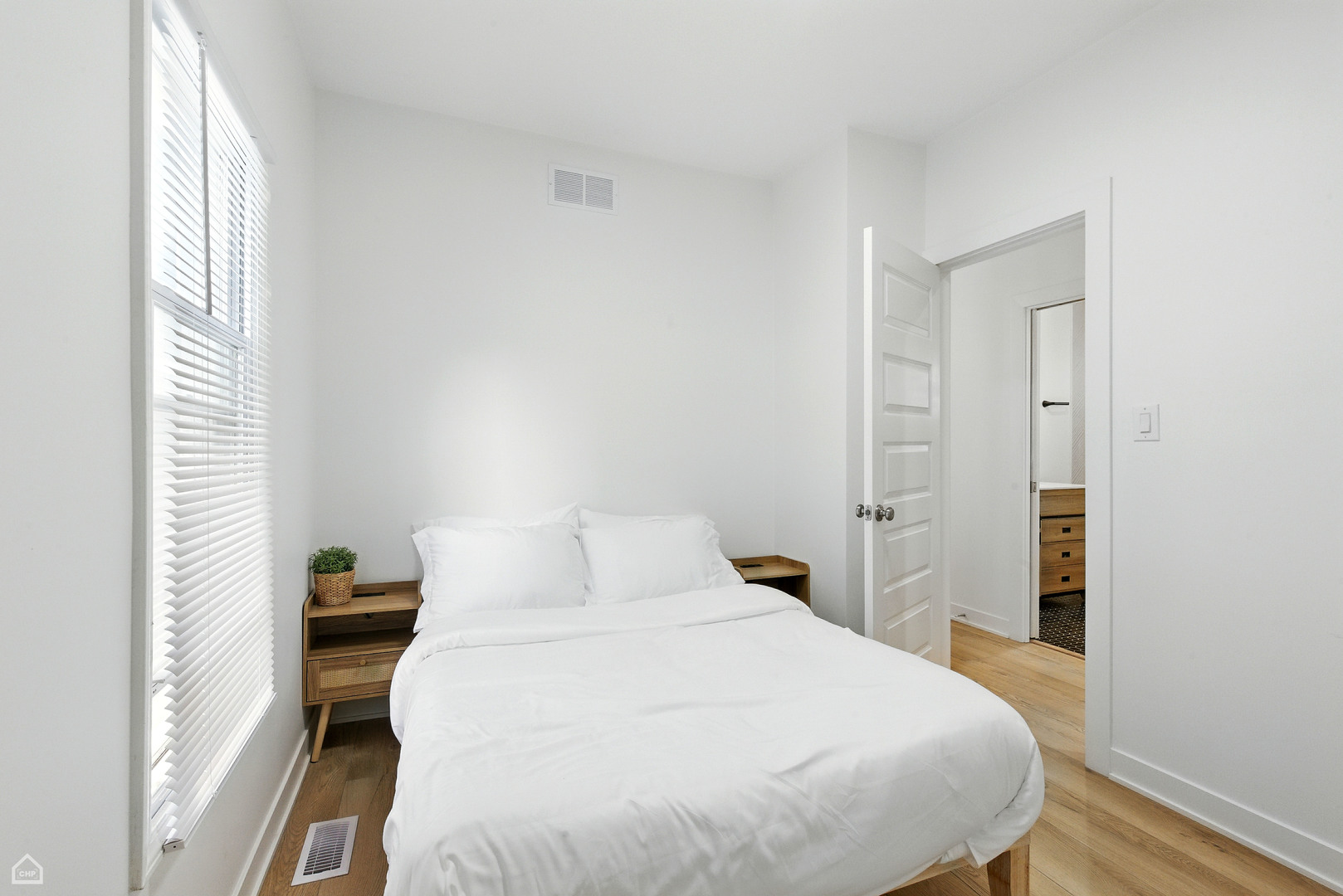 1024 South Ridgeland Avenue Oak Park, IL 60304 - Photo 10 of 22