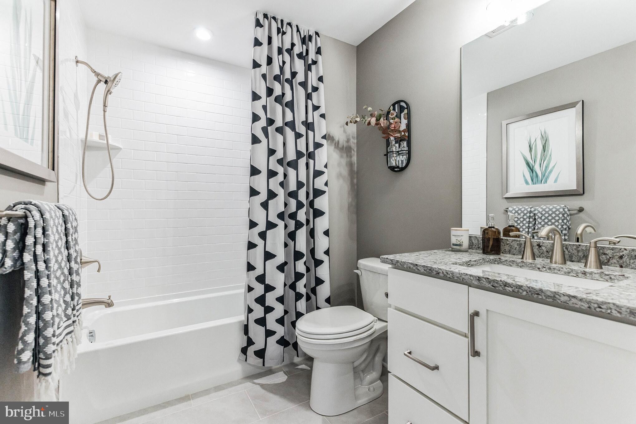 41 Baldwin Way Perkasie, PA 18944 - Photo 37 of 44 Hall bathroom with tub/shower combo