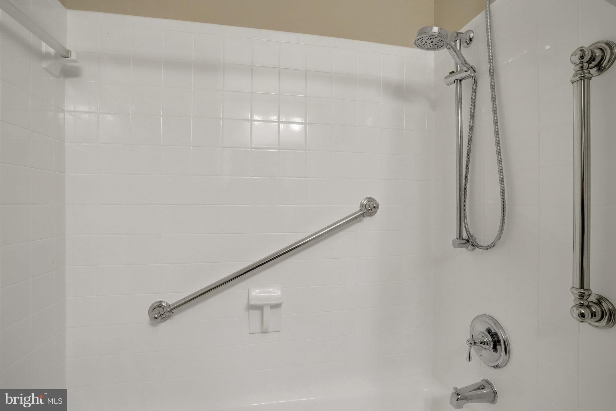 8706 Fox Ridge Road Springfield, VA 22152 - Photo 42 of 76 Hall Full Bath