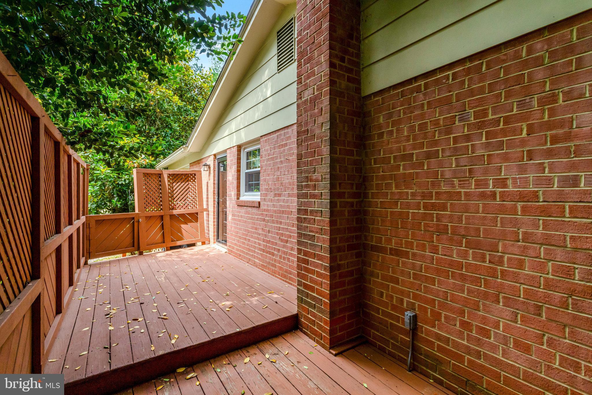8706 Fox Ridge Road Springfield, VA 22152 - Photo 68 of 76 Side Deck