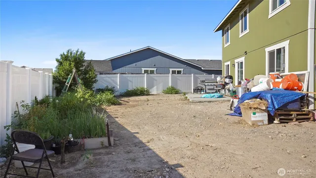a view of outdoor space yard and patio