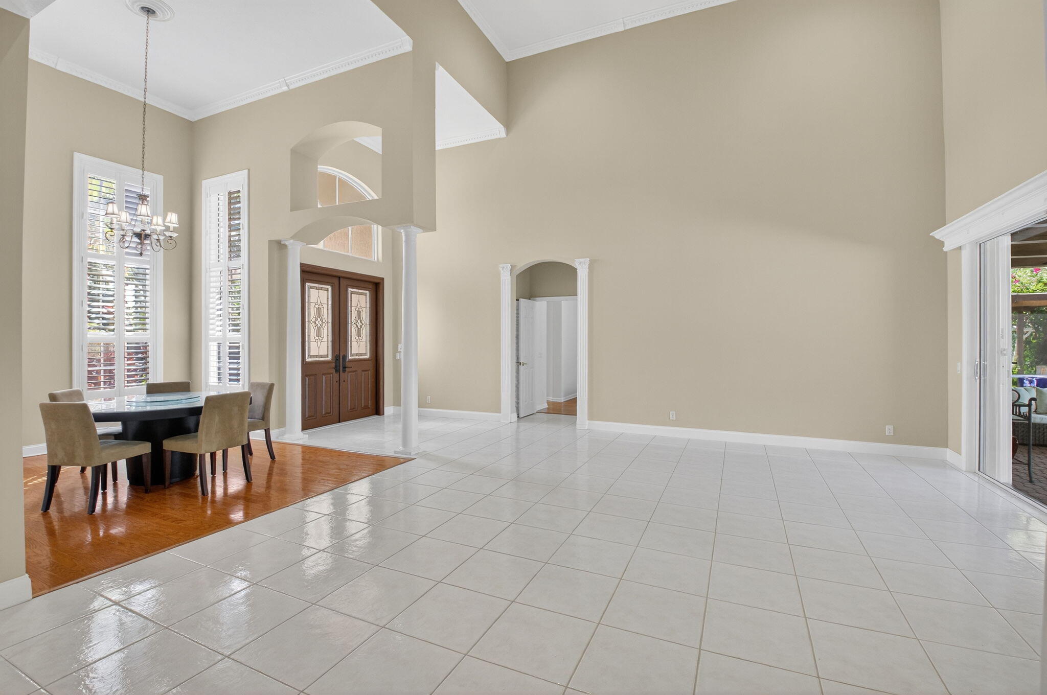 6695 Conch Court Boynton Beach, FL 33437 - Photo 10 of 40 Living Room/Dining Room
