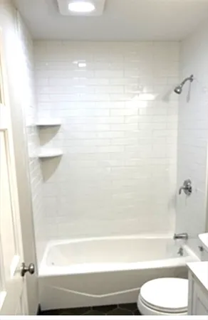 $2,400 | 5 Chapel Hill Drive, Unit 12, Plymouth, MA 02360