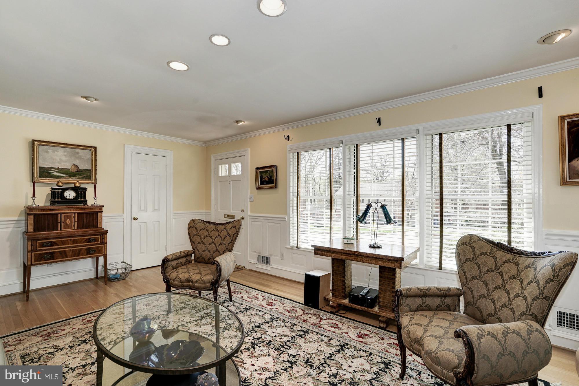2411 Barbour Road Falls Church, VA 22043 - Photo 5 of 29 Living Room