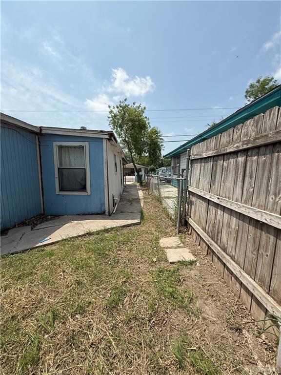 353 East Dicker Road Pharr, TX 78577 - Photo 32 of 32 a view of a backyard