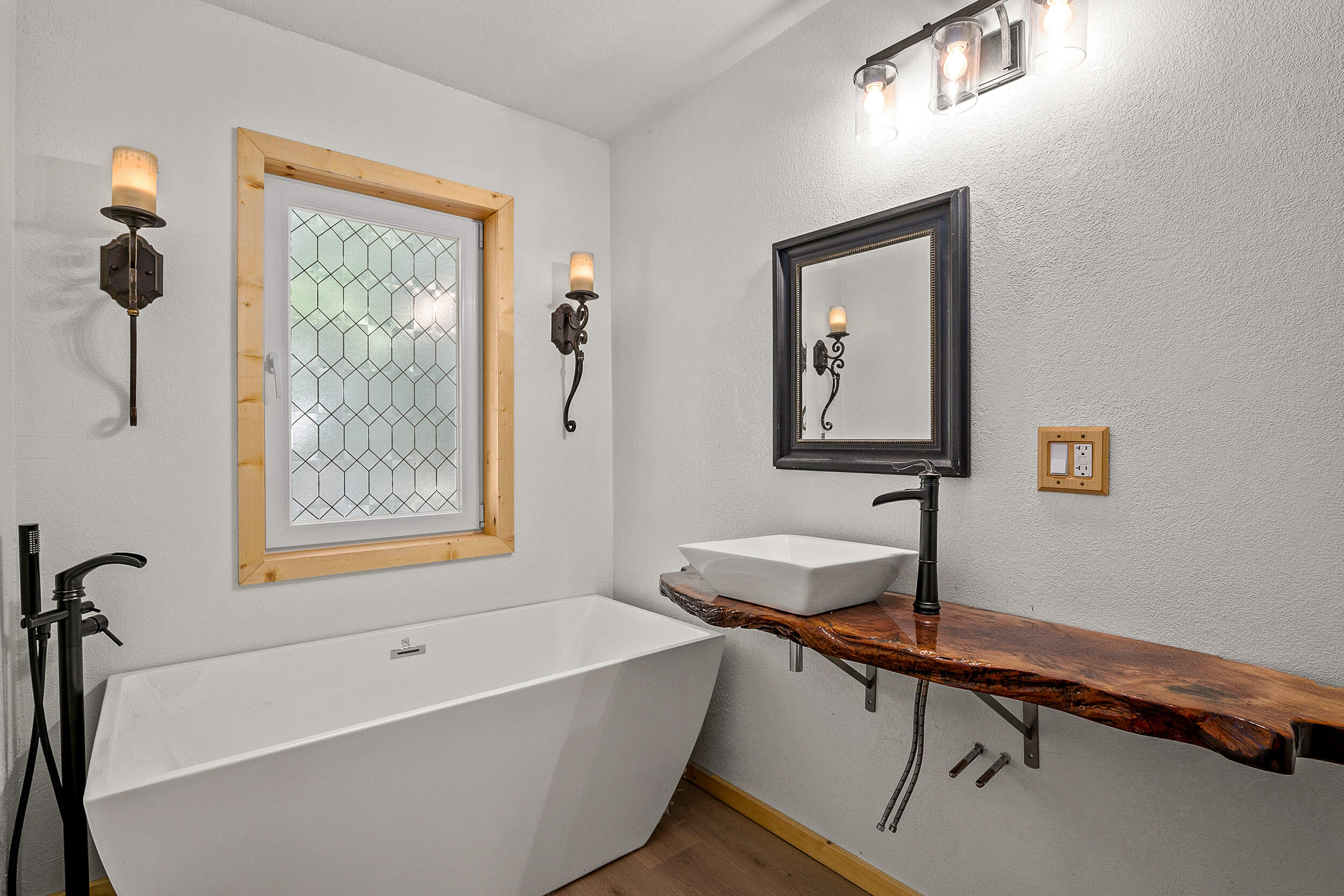 2906 Winona Road Grants Pass, OR 97526 - Photo 45 of 70 40c