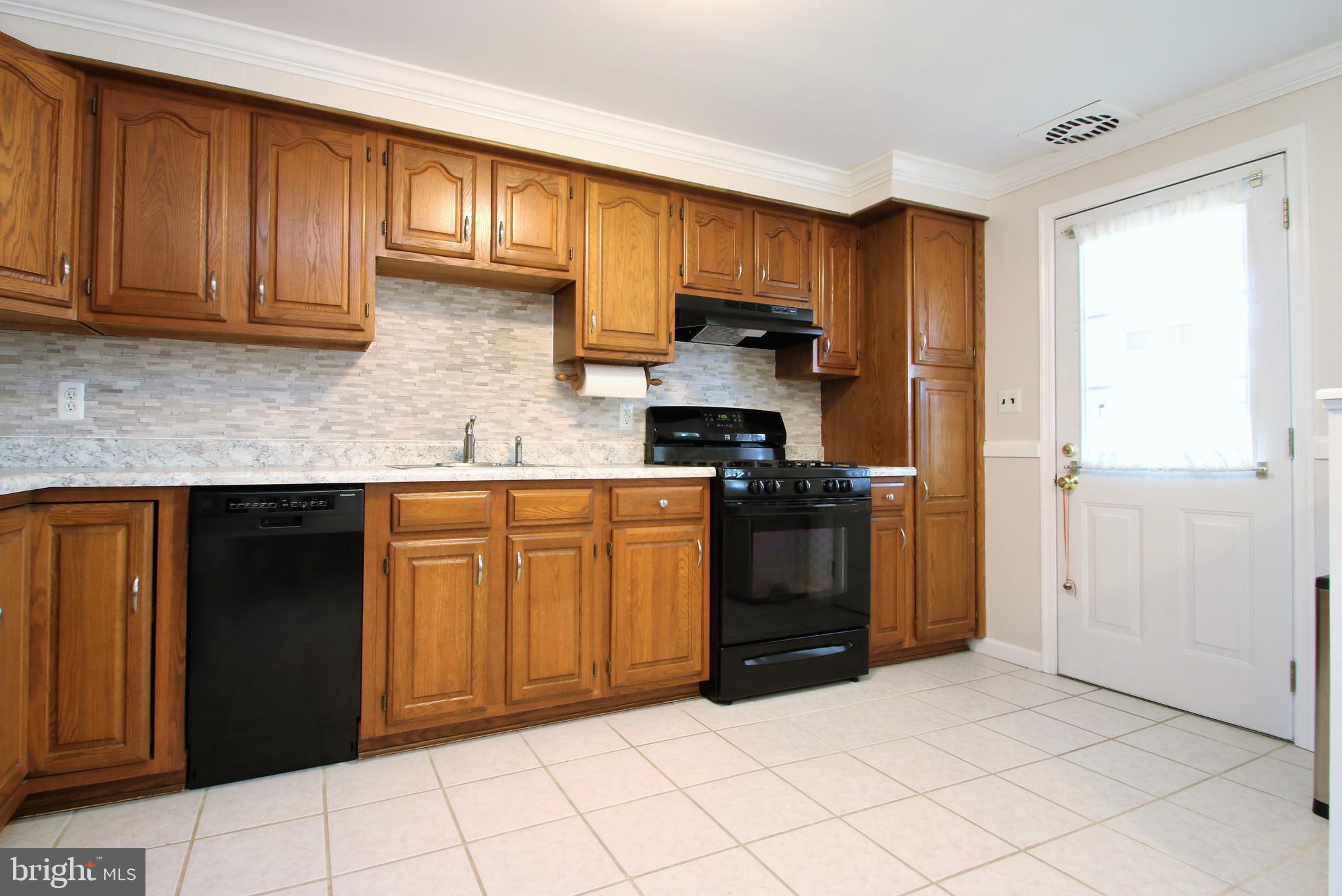 7822 Kavanagh Road Baltimore, MD 21222 - Photo 5 of 42