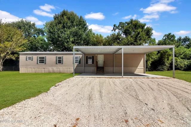 $124,900 | 153 Paulette Lane, Crowley, LA 70526