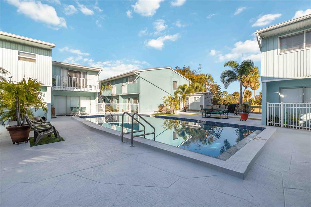 3569 Bee Ridge Road Sarasota, FL 34239 - Photo 28 of 32