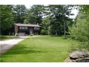 66 Hall Road Londonderry, NH 03053 - Photo 2 of 5