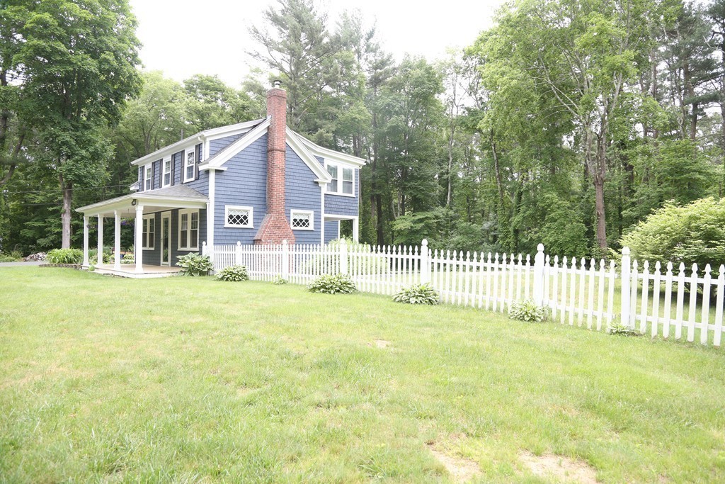 136 Rhode Island Road Lakeville, MA 02347 - Photo 3 of 30 Gallery Image 3