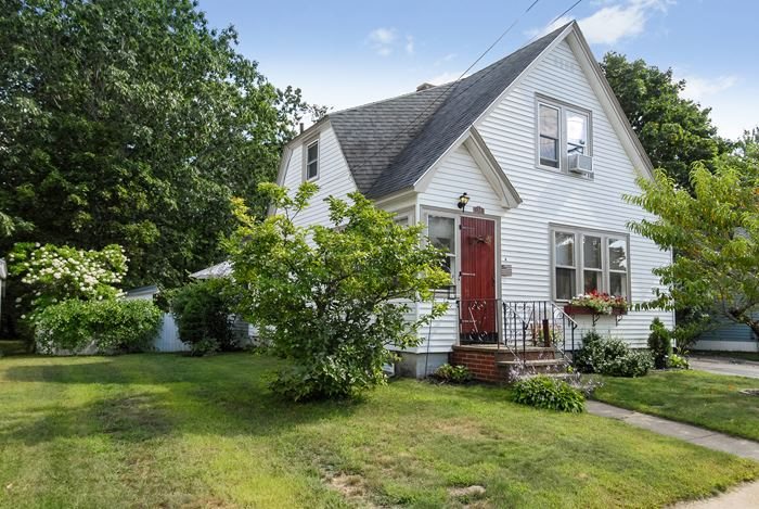 31 Linden Street Rochester, NH 03867 - Photo 3 of 30