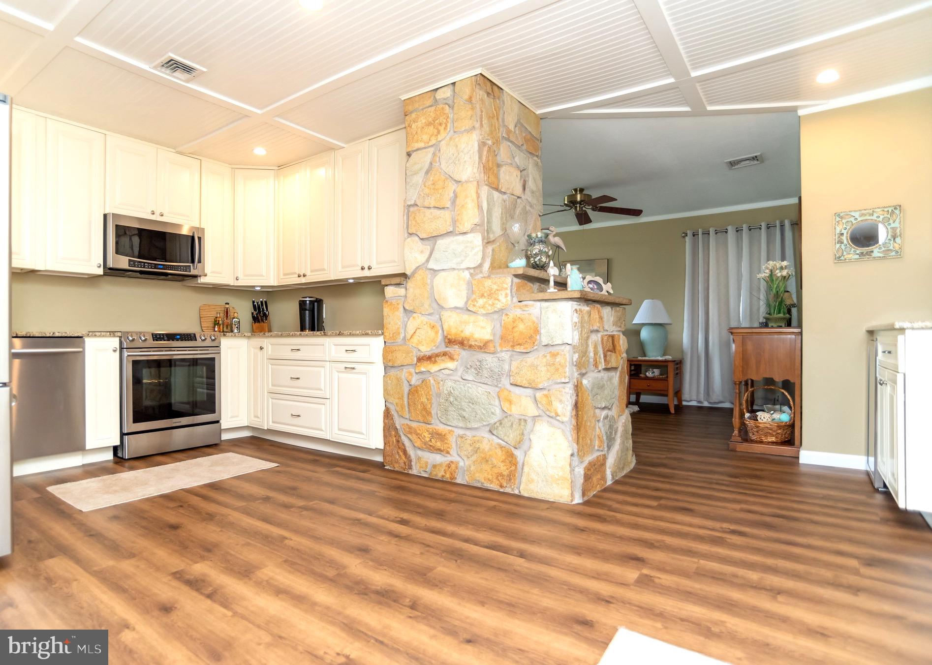 114 Timber Lane Levittown, PA 19054 - Photo 11 of 33