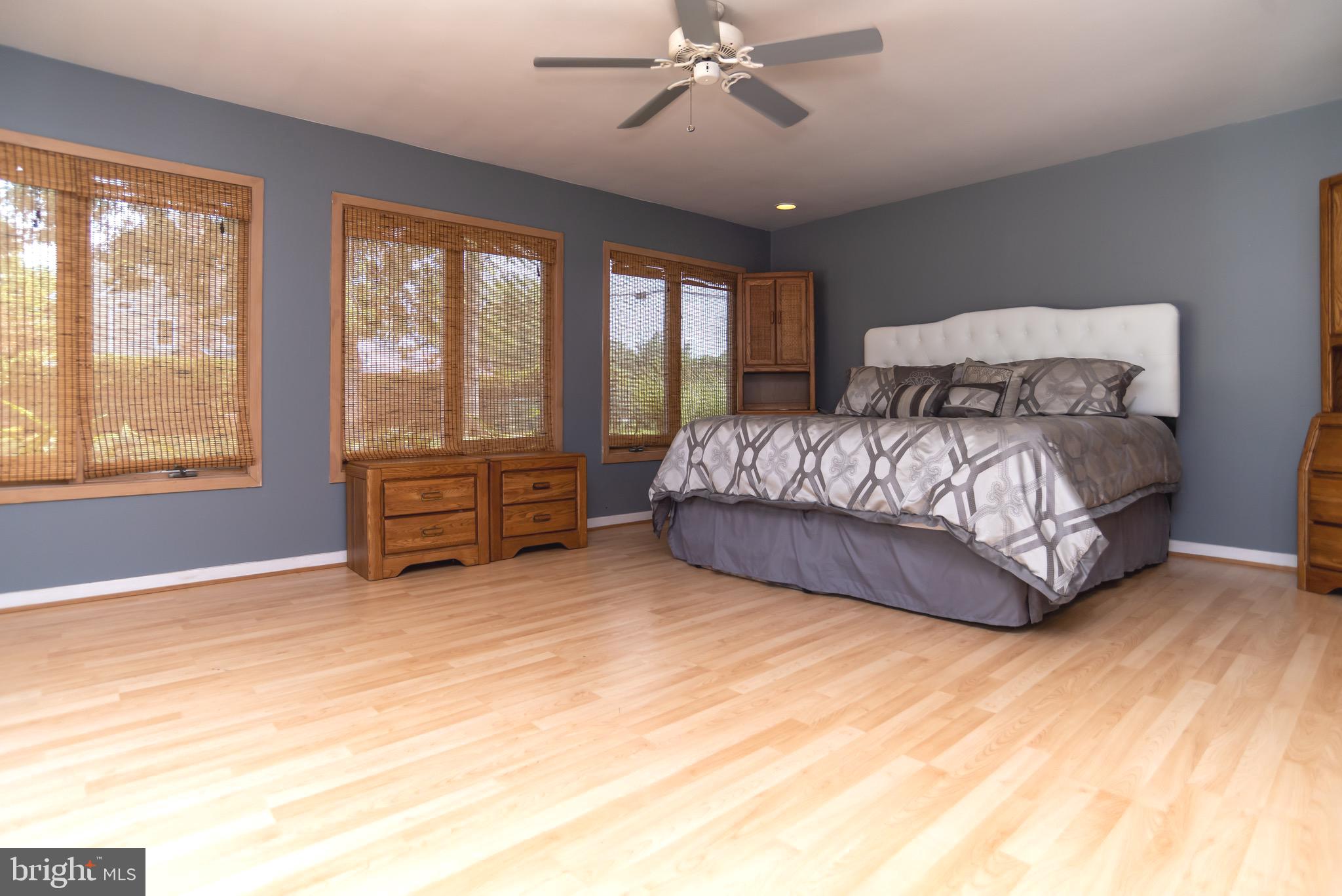 114 Timber Lane Levittown, PA 19054 - Photo 17 of 33