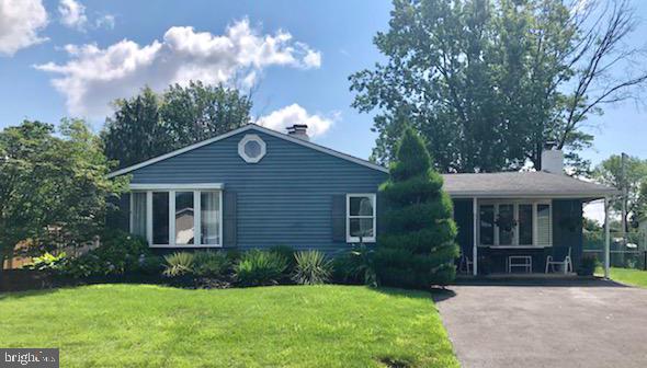 114 Timber Lane Levittown, PA 19054 - Photo 3 of 33