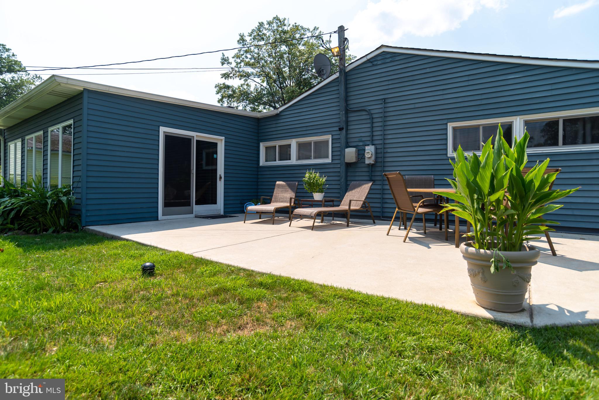 114 Timber Lane Levittown, PA 19054 - Photo 4 of 33